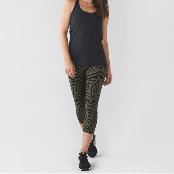 Lululemon Wunder Under Crop II *Full-On Luxtreme - Picture 2 of 11